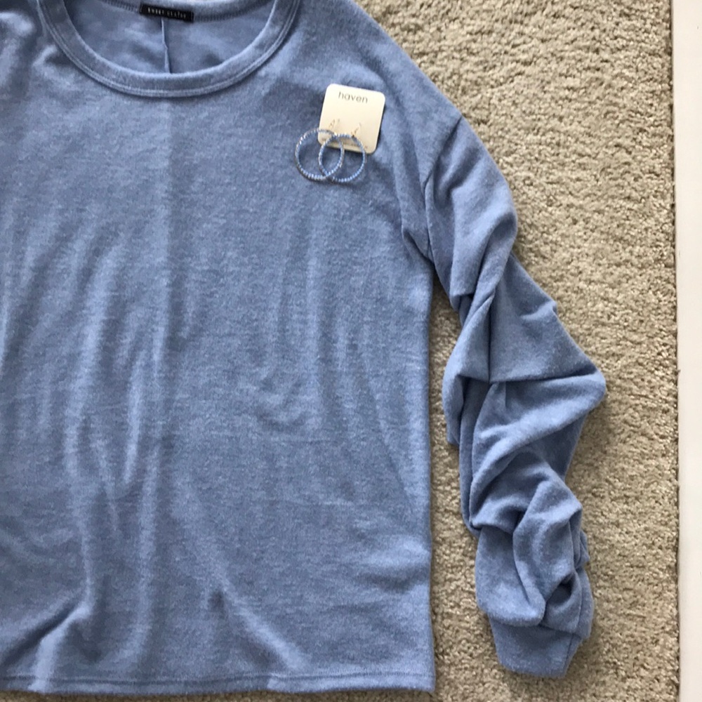 ❤️1 SM 1 LG❤️Blue Tiered Sleeve Top - Picture 6 of 8